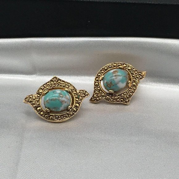 1380 Sarah Cov Earrings Clip On Vintage Gold Toned - Picture 1 of 7